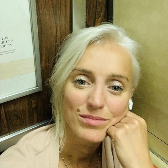 Meet your Posher, Elena - Picture 1 of 1